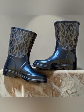 Michael Kors rain boots size 7